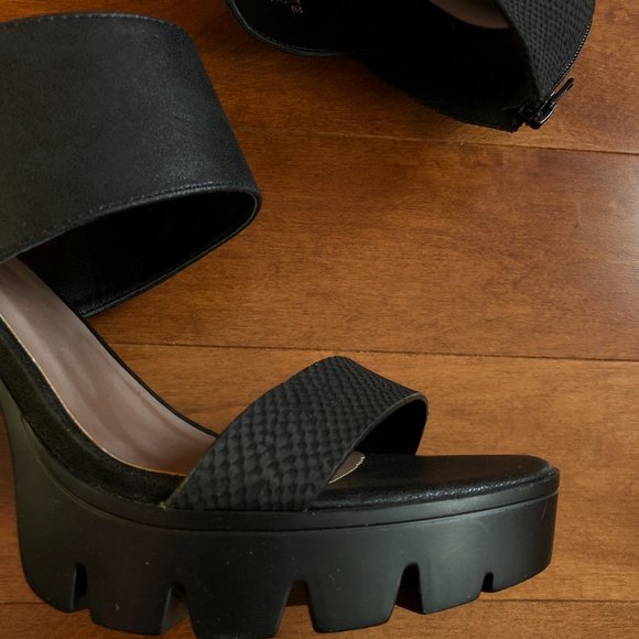 Nine West heels - Picture 6 of 8